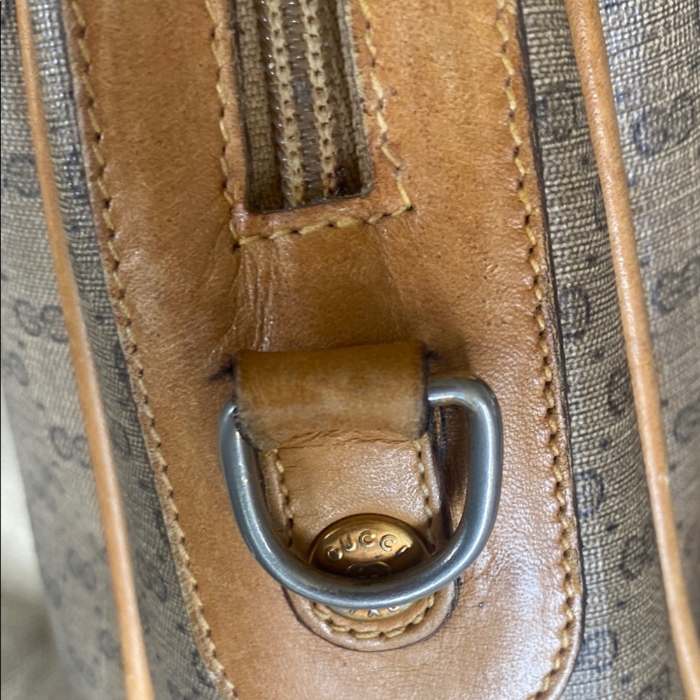 Gucci Brown Shoulder Bag with Iconic Design - Picture 13 of 16